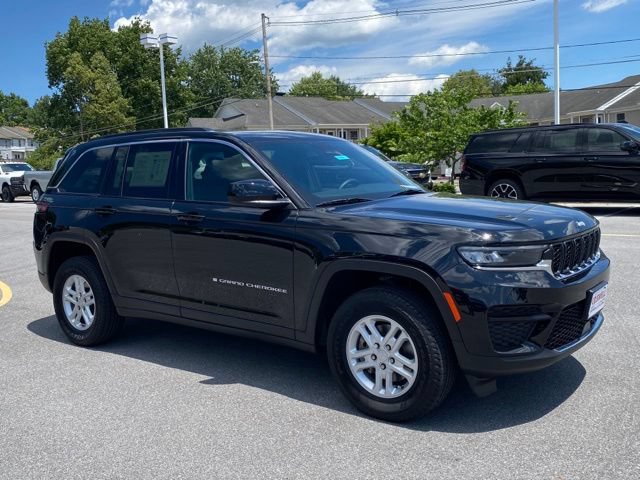Used 2024 Jeep Grand Cherokee Laredo AWD/4WD image 7