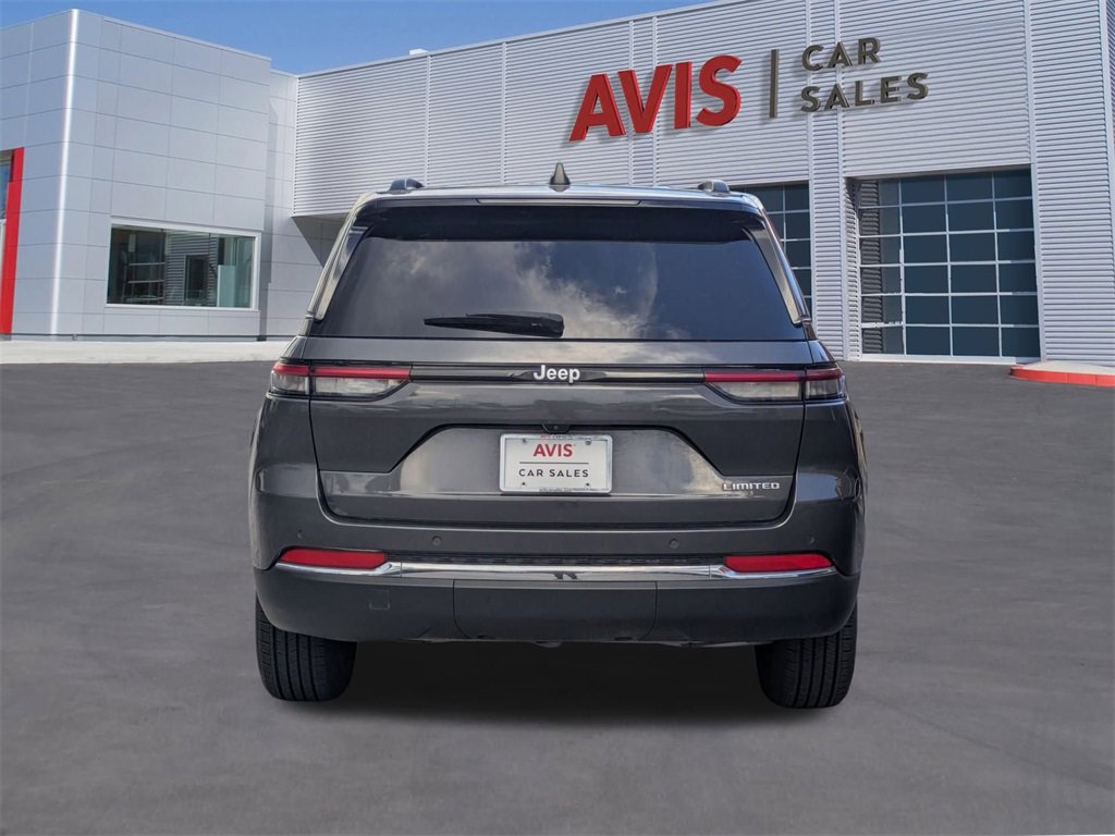 Used 2024 Jeep Grand Cherokee Limited image 7