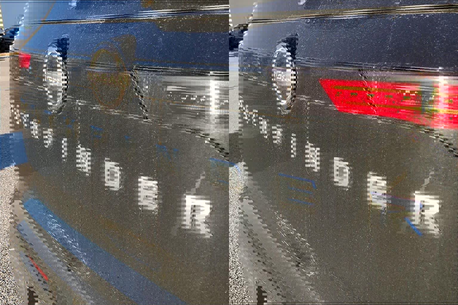 Used 2022 Nissan Pathfinder SV w/ SV Premium Package image 30