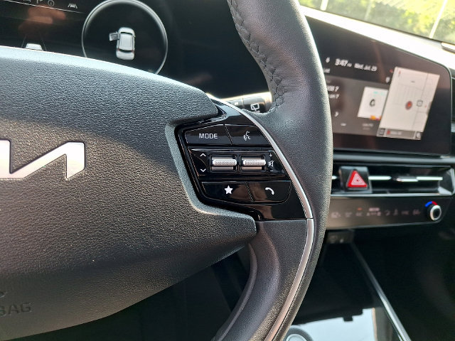 Used 2023 Kia Niro Wave w/ Wave Preserve Package FWD image 23