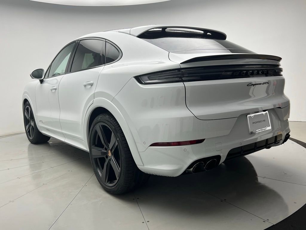 New 2026 Porsche Cayenne GTS image 3