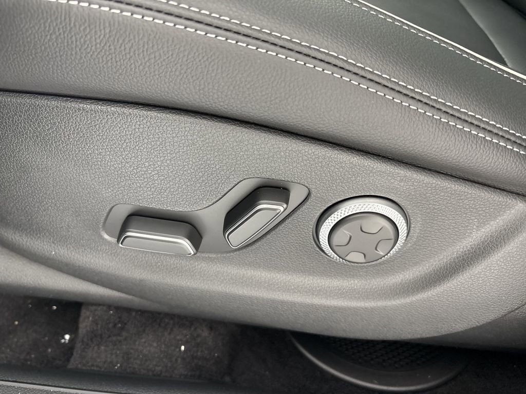 New 2026 Genesis GV70 2.5T Advanced AWD/4WD image 14