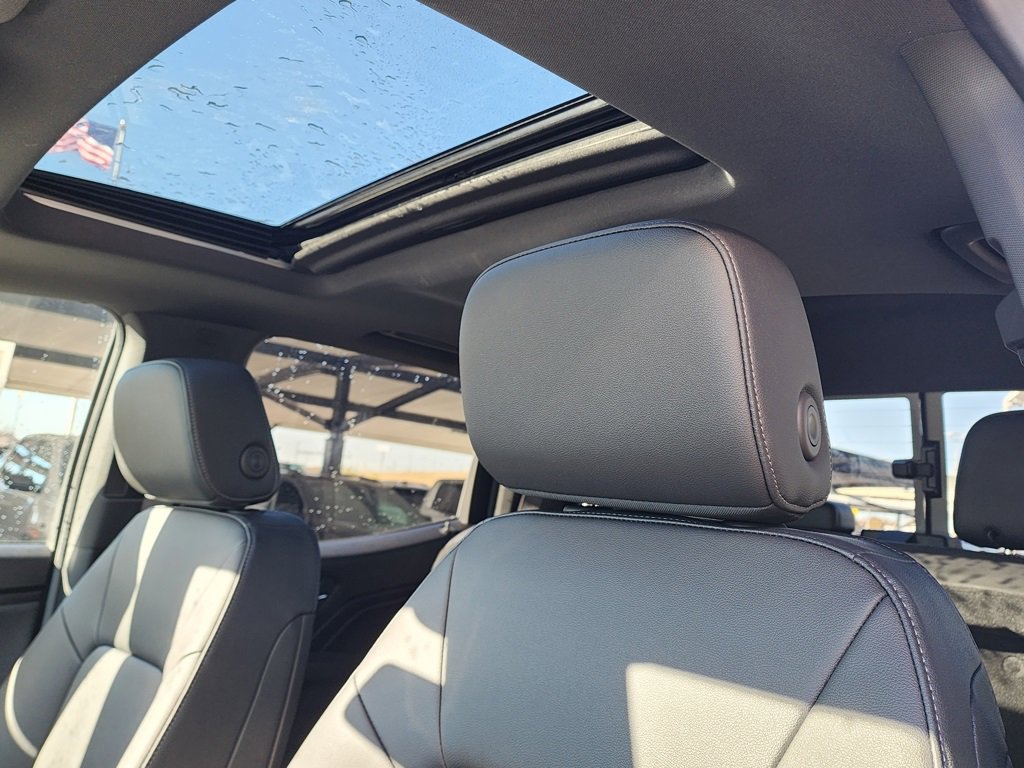 New 2026 GMC Canyon Elevation w/ Convenience Package image 16