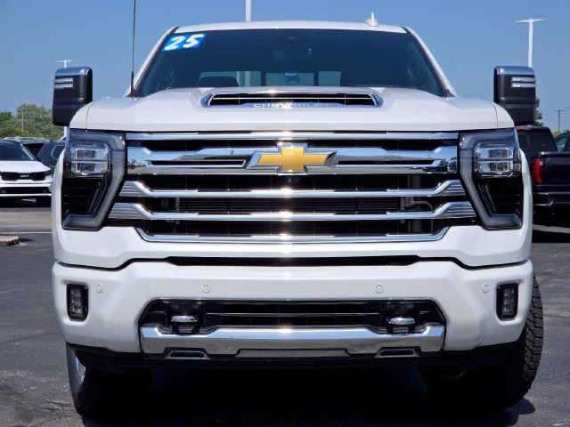 Used 2025 Chevrolet Silverado 2500 High Country w/ High Country Premium Package AWD/4WD image 14