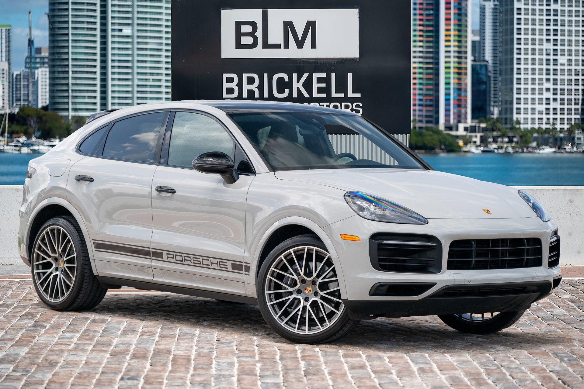 Used 2022 Porsche Cayenne Coupe AWD/4WD image 1