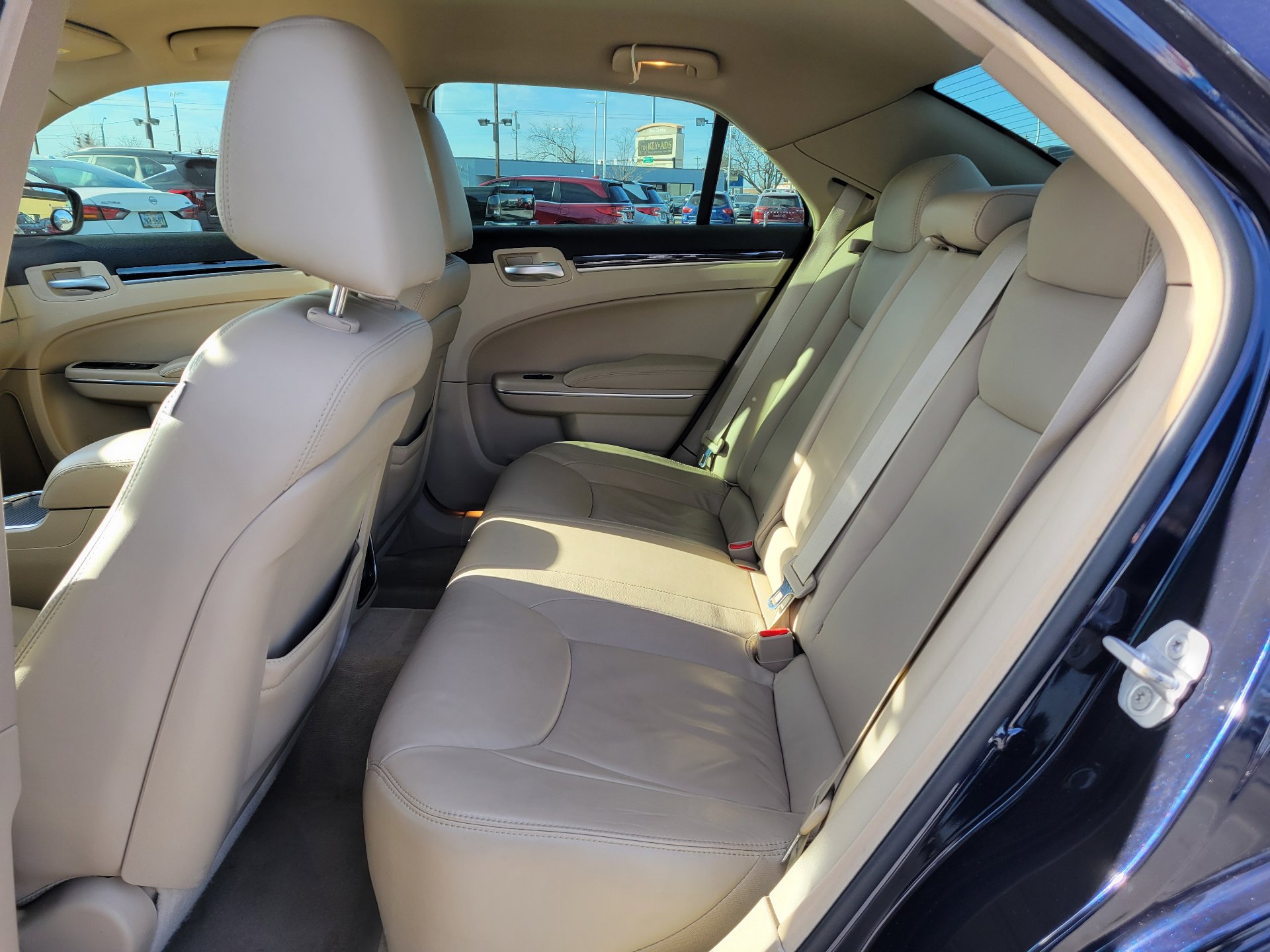 Used 2012 Chrysler 300 Limited image 11