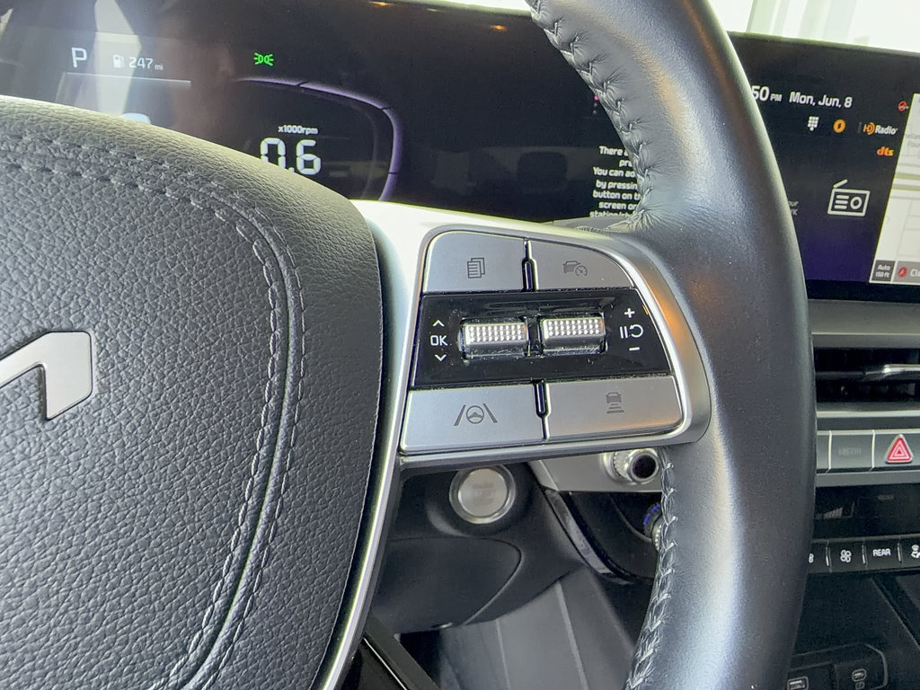 Used 2023 Kia Telluride LX FWD image 26