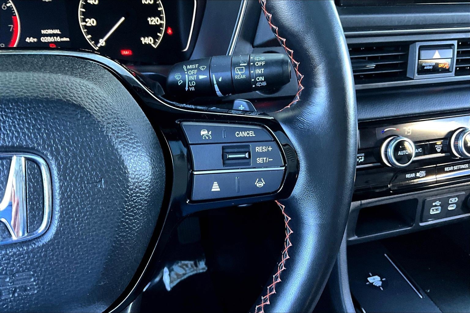 Used 2024 Honda Pilot TrailSport image 13