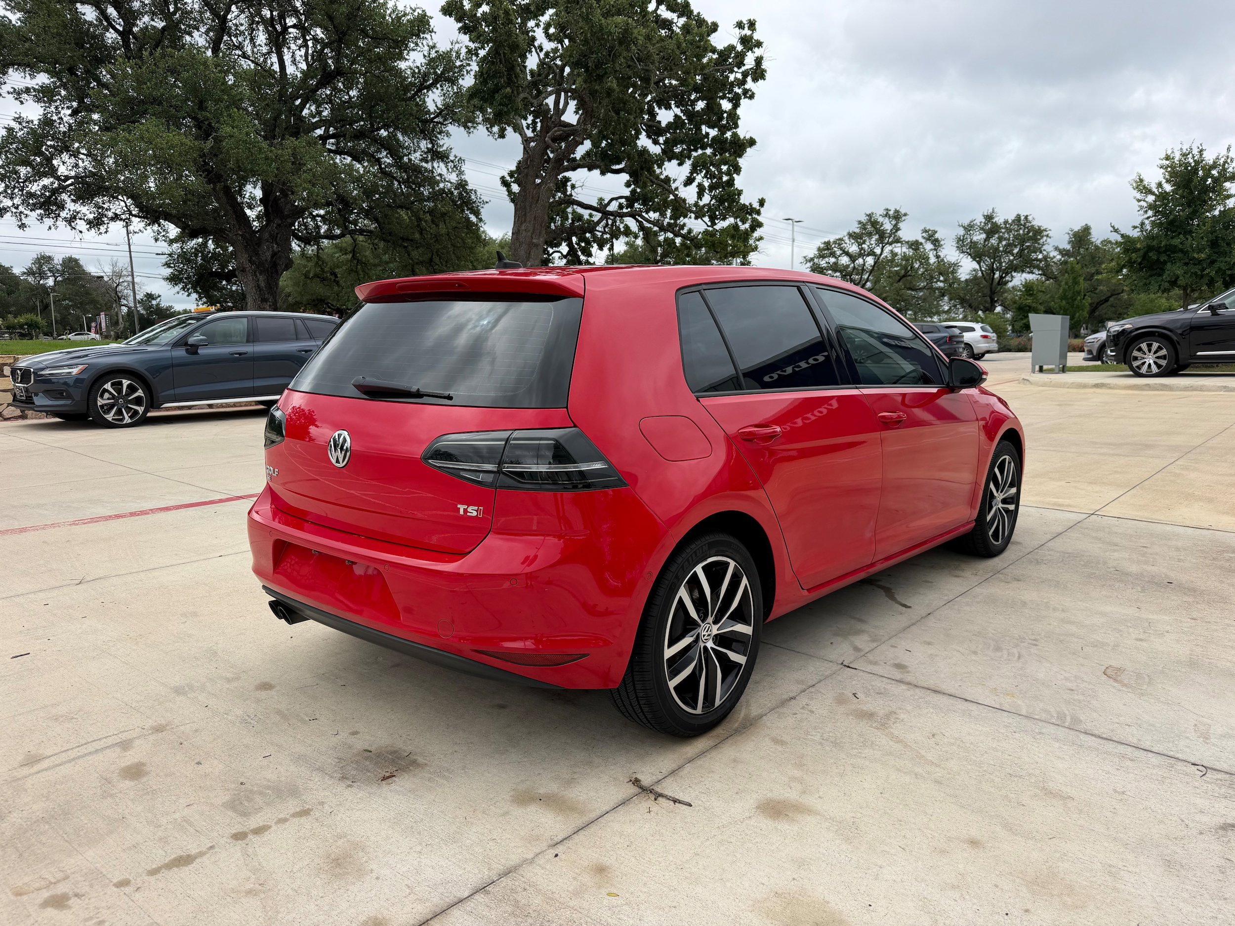 Used 2016 Volkswagen Golf SE w/ Lighting Package FWD image 6