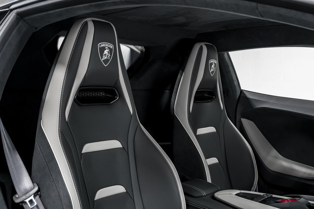 Used 2026 Lamborghini Temerario AWD/4WD image 36