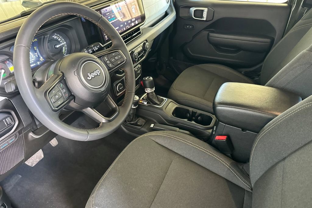Used 2024 Jeep Wrangler Unlimited AWD/4WD image 10