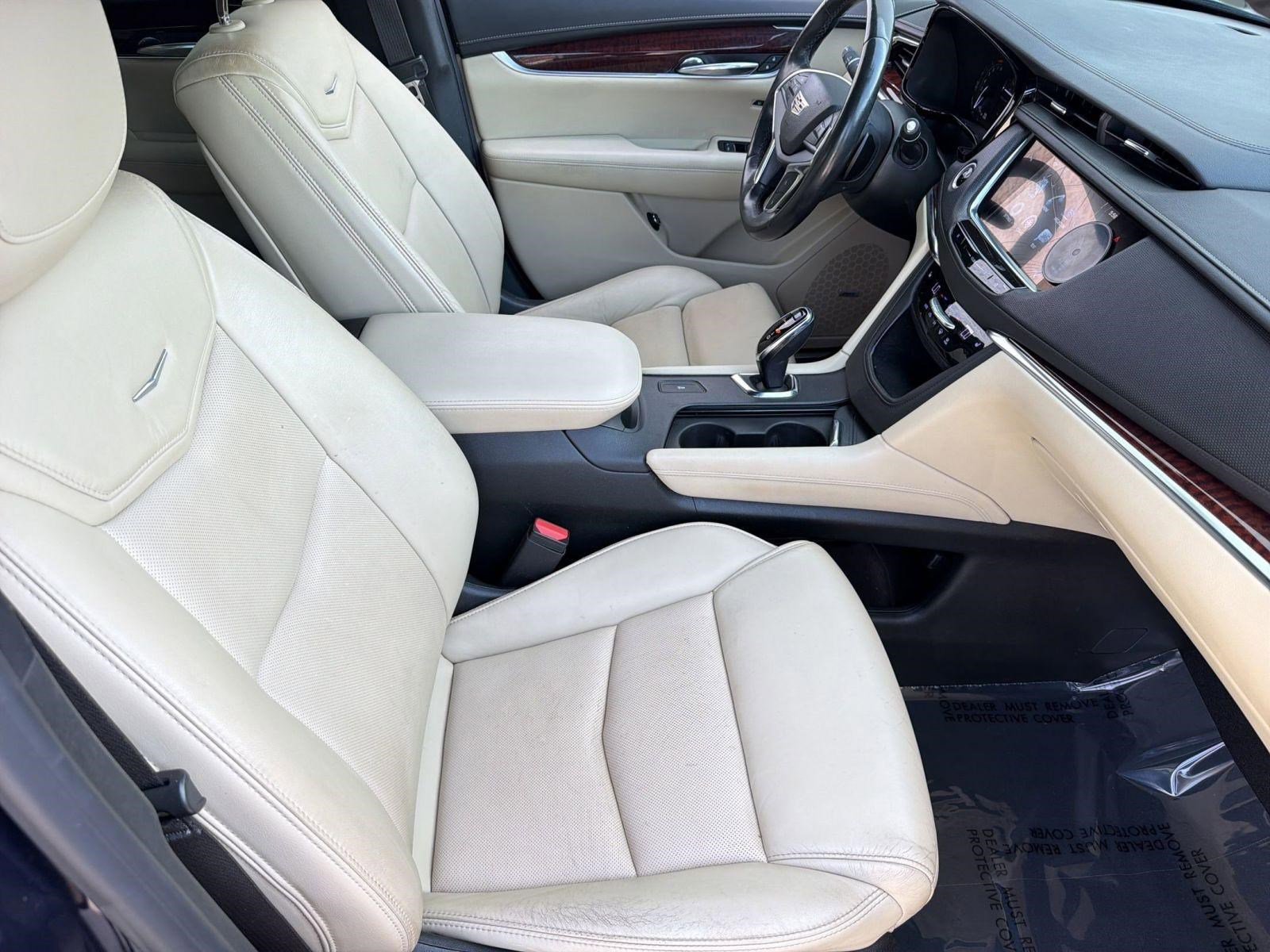 Used 2017 Cadillac XT5 Luxury w/ Driver Awareness Package FWD image 30