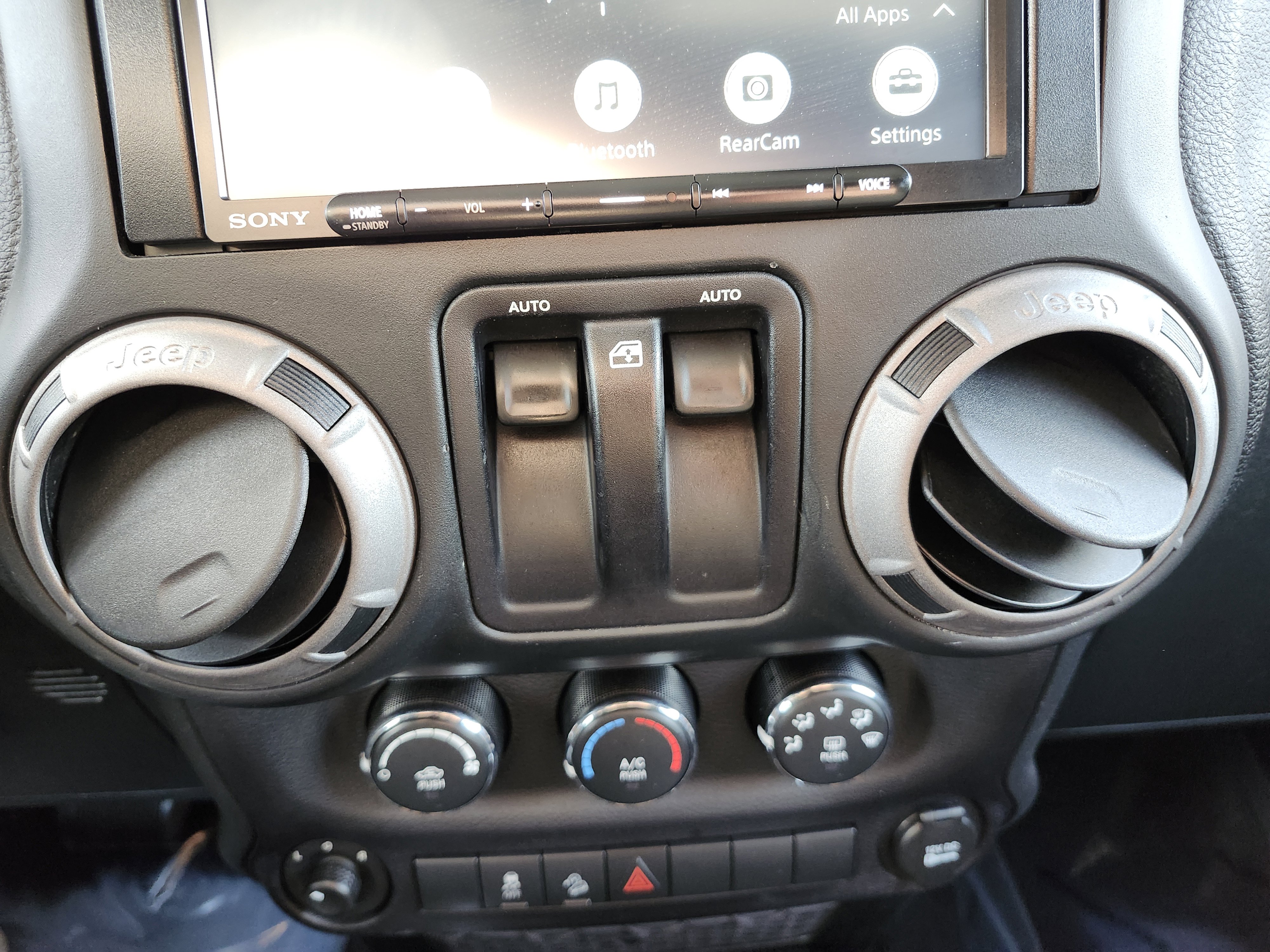 Used 2016 Jeep Wrangler Sport AWD/4WD image 4