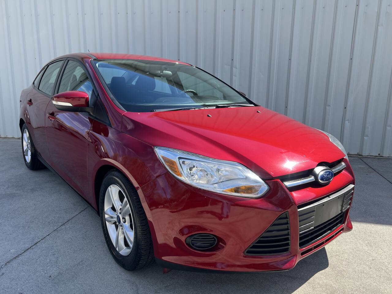 Used 2014 Ford Focus SE w/ SE Winter Package FWD image 1