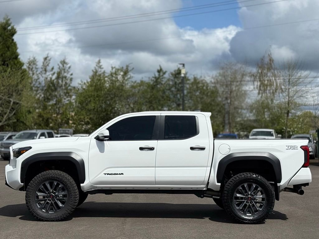 Used 2024 Toyota Tacoma TRD Off-Road image 2