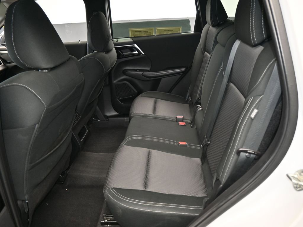 Used 2022 Mitsubishi Outlander ES image 31