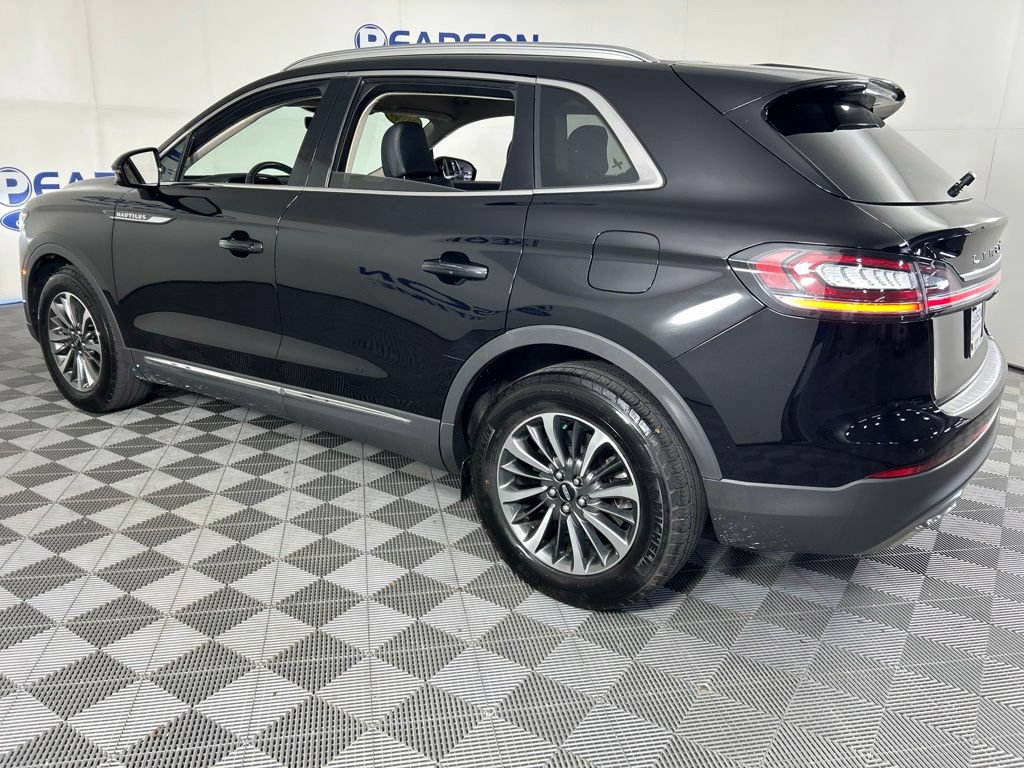 Used 2023 Lincoln Nautilus AWD w/ Premium Package image 7