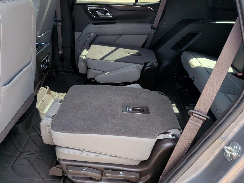 Used 2022 Chevrolet Tahoe LT w/ Luxury Package RWD image 40