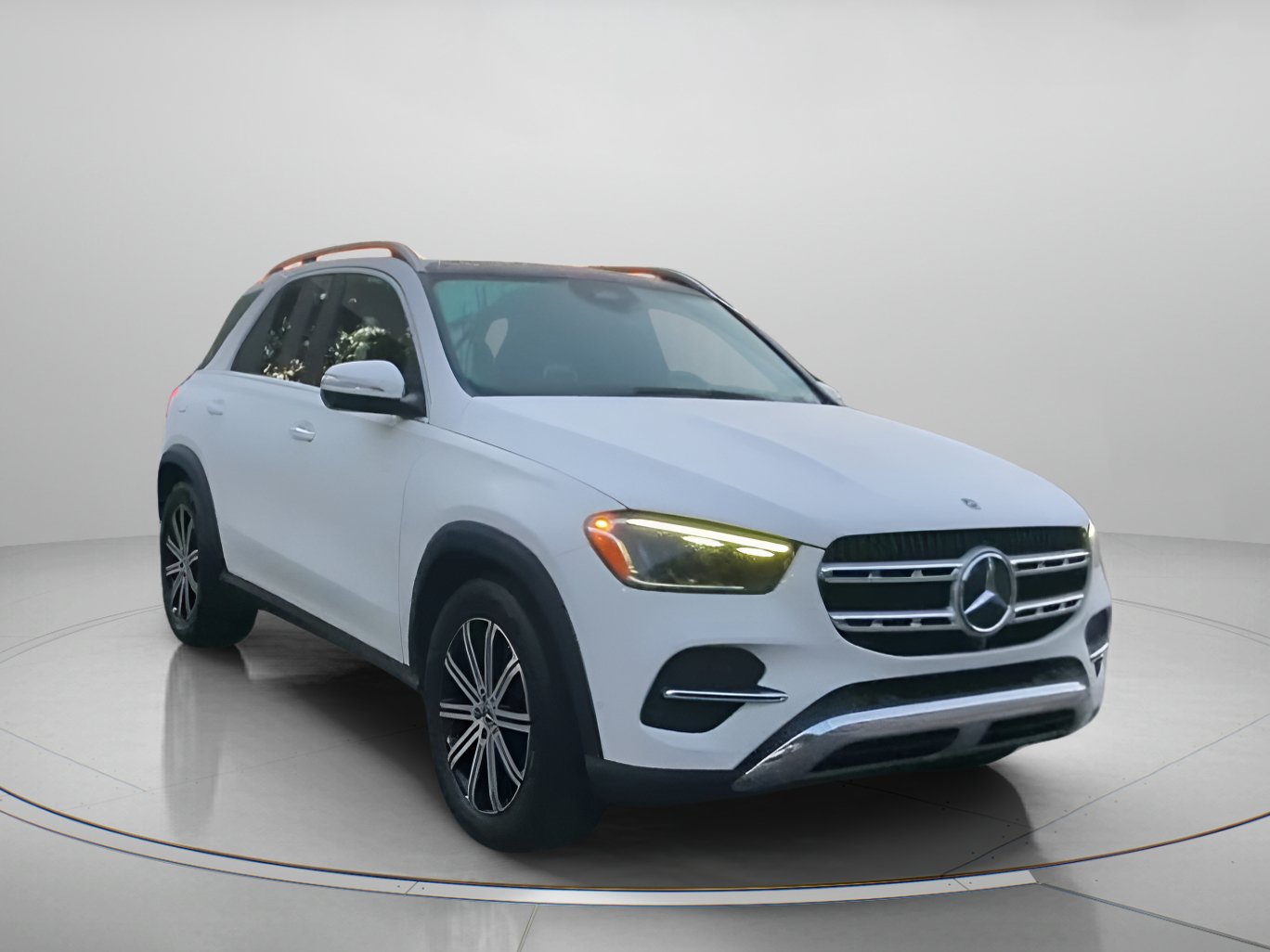 Used 2024 Mercedes-Benz GLE 350 4MATIC image 4