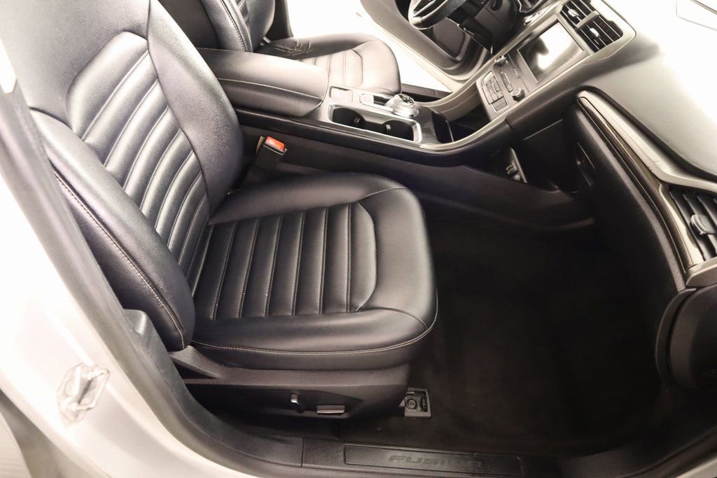 Used 2019 Ford Fusion SEL image 13