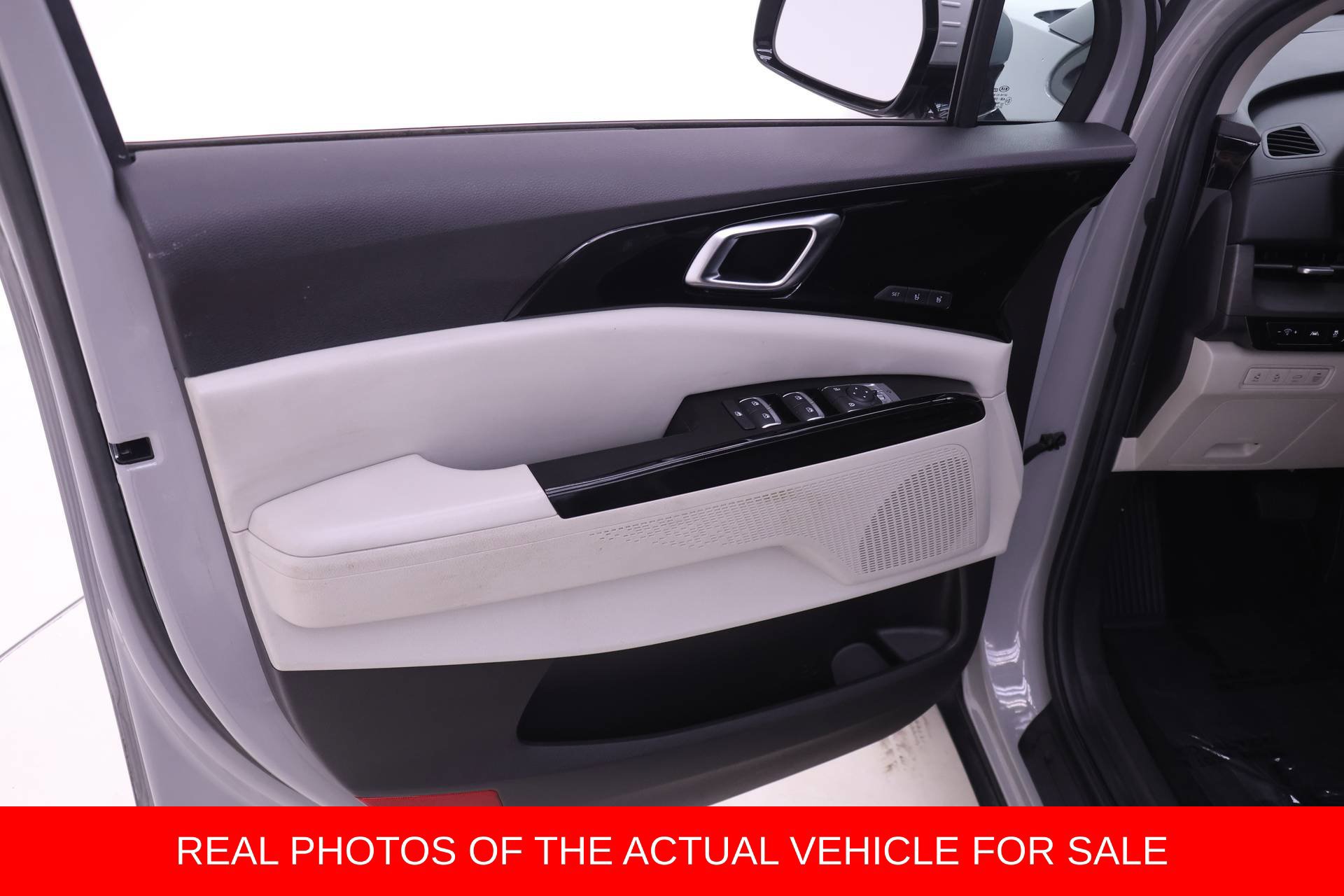 Used 2022 Kia Carnival SX FWD image 9