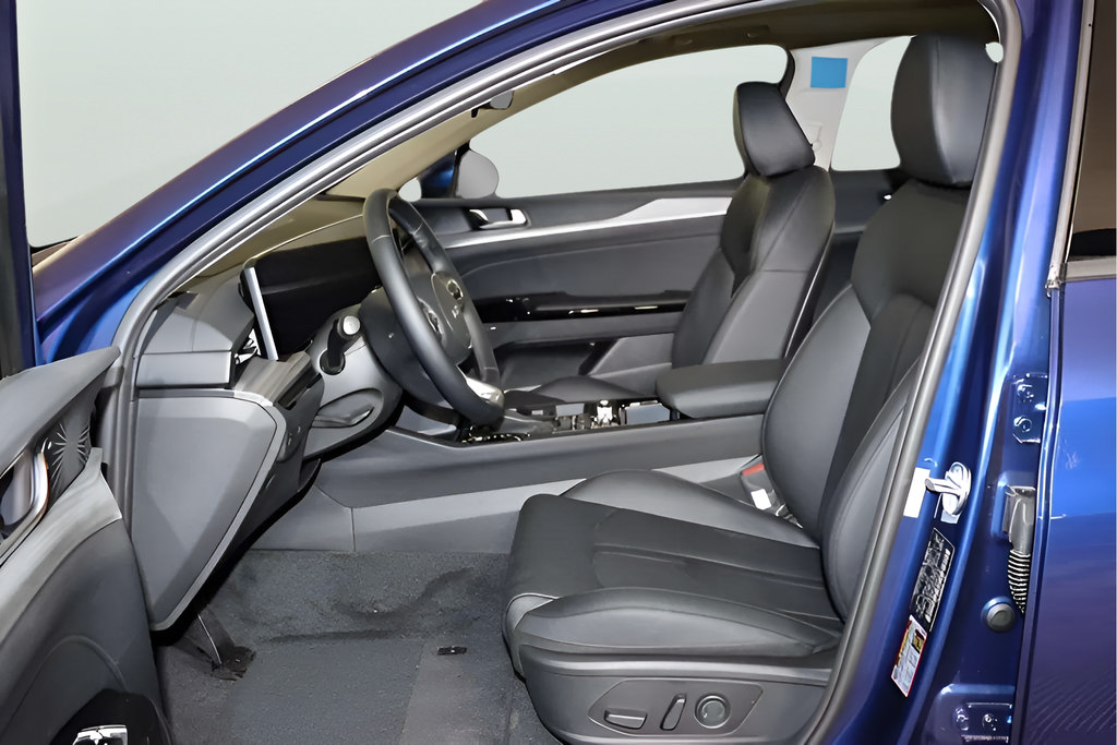 Used 2025 Kia K5 EX FWD image 12