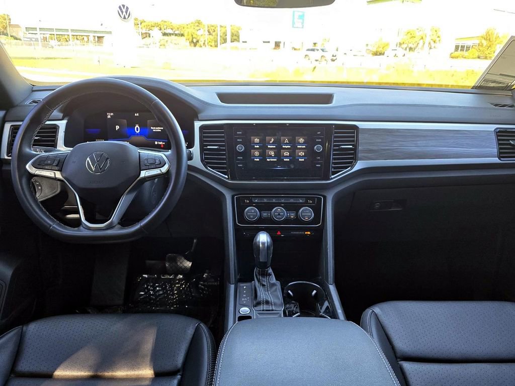 Certified 2022 Volkswagen Atlas Cross Sport SE w/ Panoramic Sunroof Package image 10