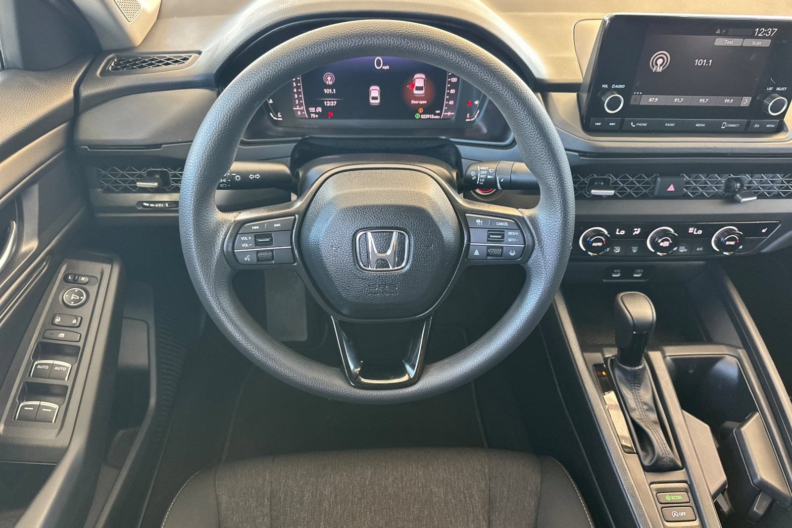 Used 2025 Honda Accord SE image 14