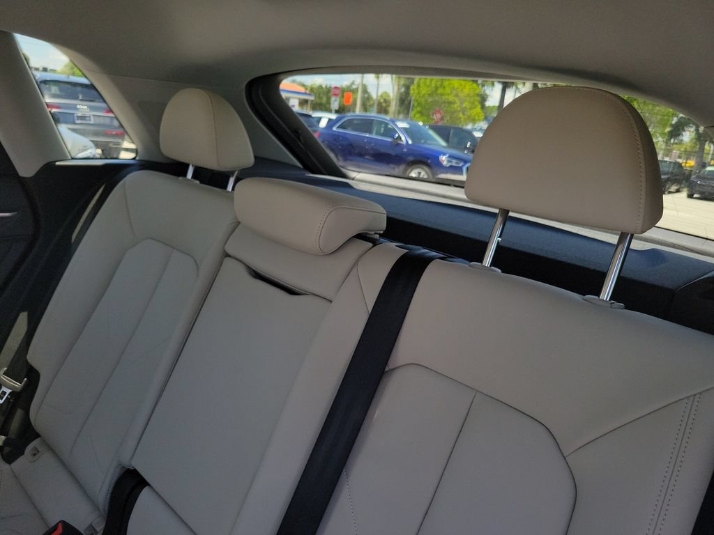 Certified 2025 Audi Q3 2.0T Premium Plus w/ Premium Plus Package AWD/4WD image 27