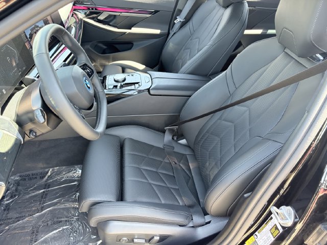 Certified 2026 BMW i5 eDrive40 w/ Premium Package RWD image 21
