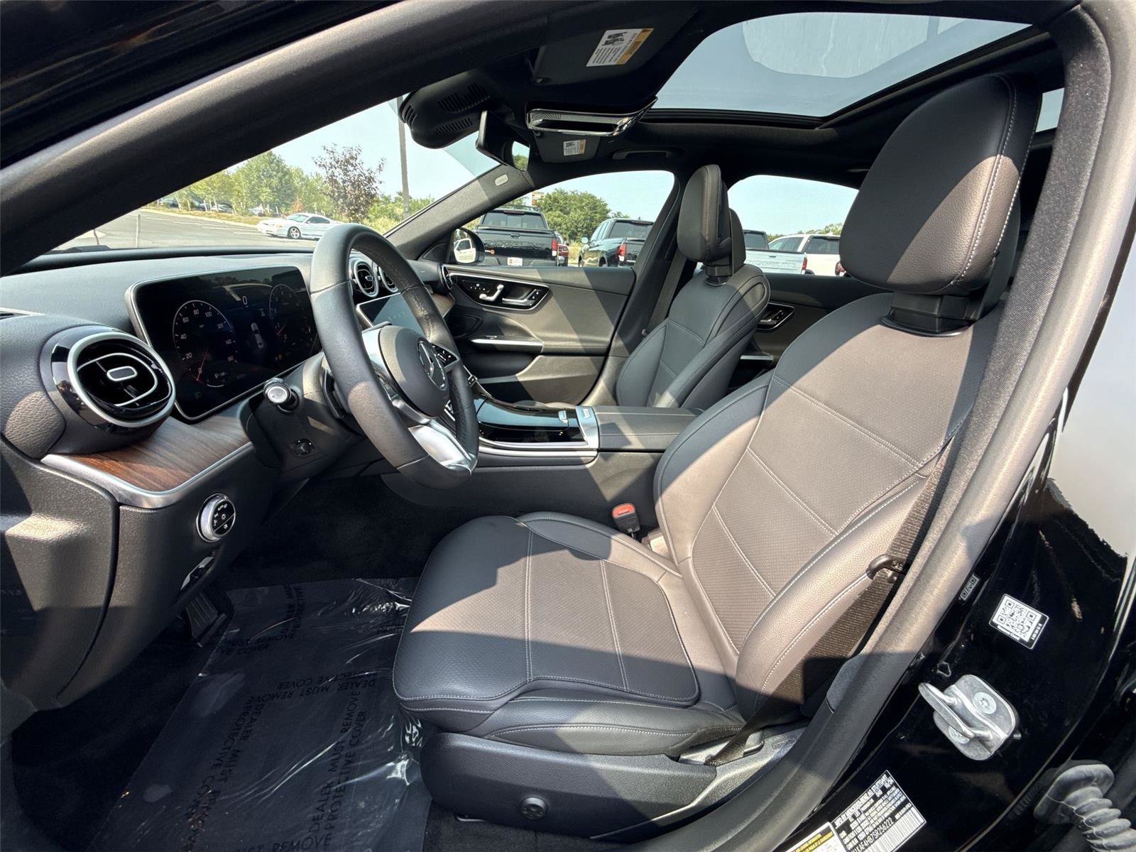 Used 2025 Mercedes-Benz C 300 4MATIC Sedan image 14