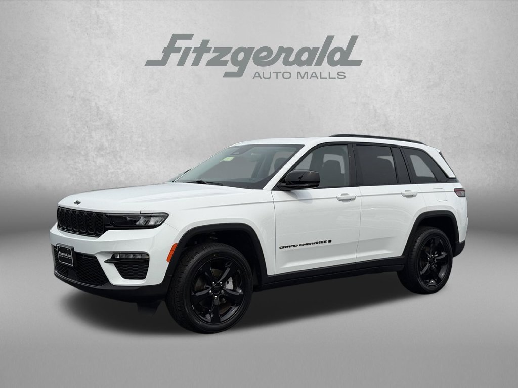 Used 2023 Jeep Grand Cherokee Limited w/ Black Appearance Package AWD/4WD image 3