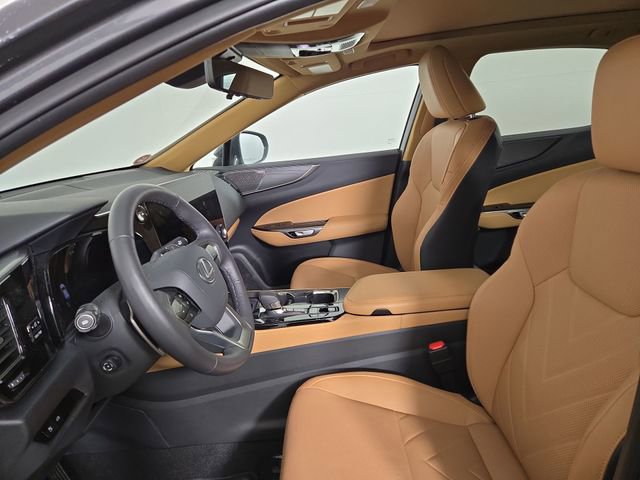 Used 2025 Lexus NX 300h AWD w/ Luxury Package image 12
