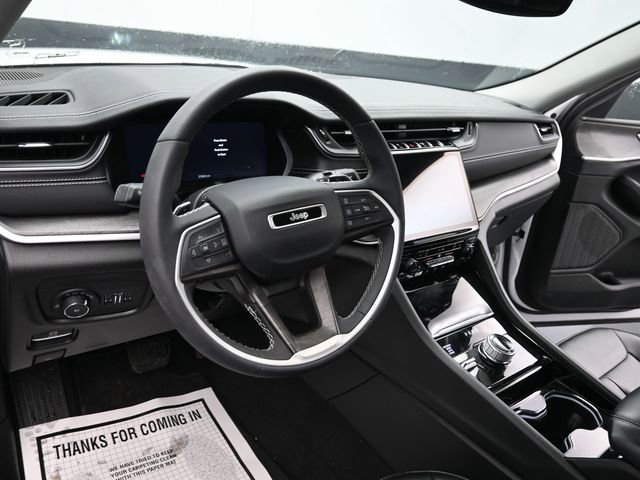 Used 2023 Jeep Grand Cherokee Limited image 15