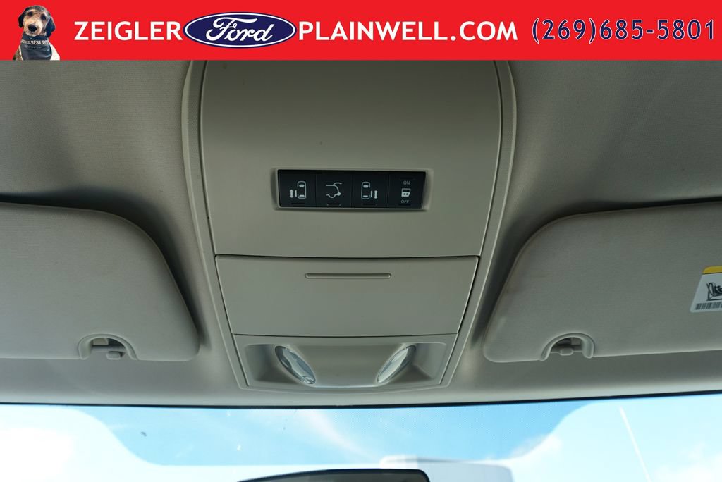 Used 2016 Dodge Grand Caravan SXT FWD image 29