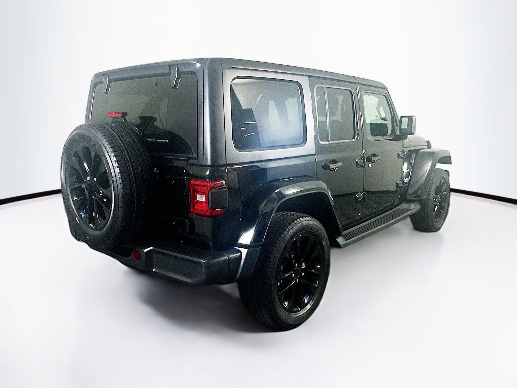Used 2023 Jeep Wrangler Sahara w/ Cold Weather Group image 9