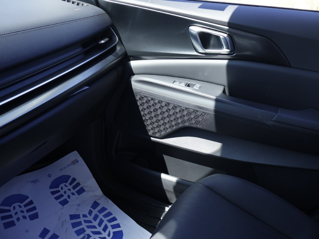 New 2027 Kia Carnival SX w/ Dark Edition Package FWD image 31