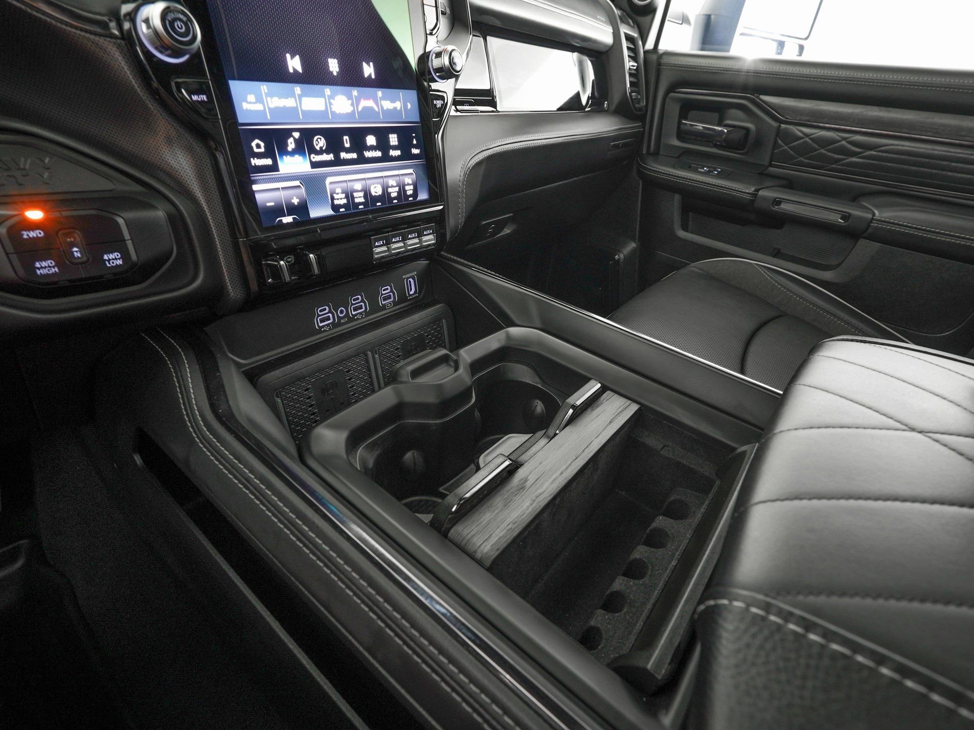 Used 2025 RAM 3500 Limited image 22