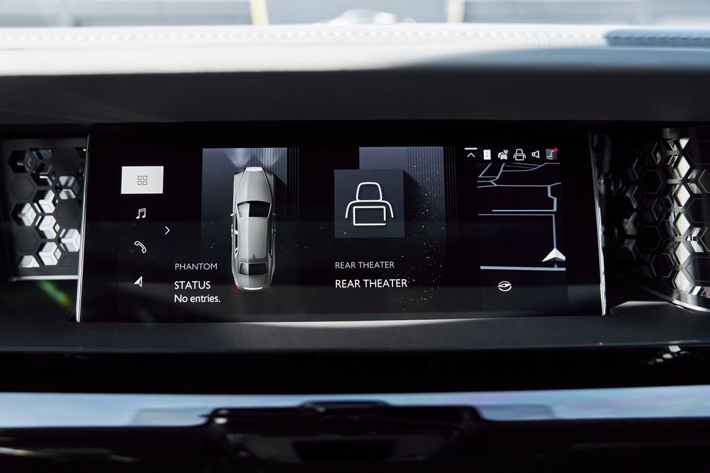 Used 2025 Rolls-Royce Phantom Sedan RWD image 82