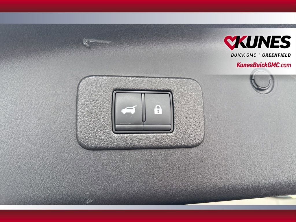 Used 2024 Nissan Armada SL w/ Captain's Chairs Package image 39