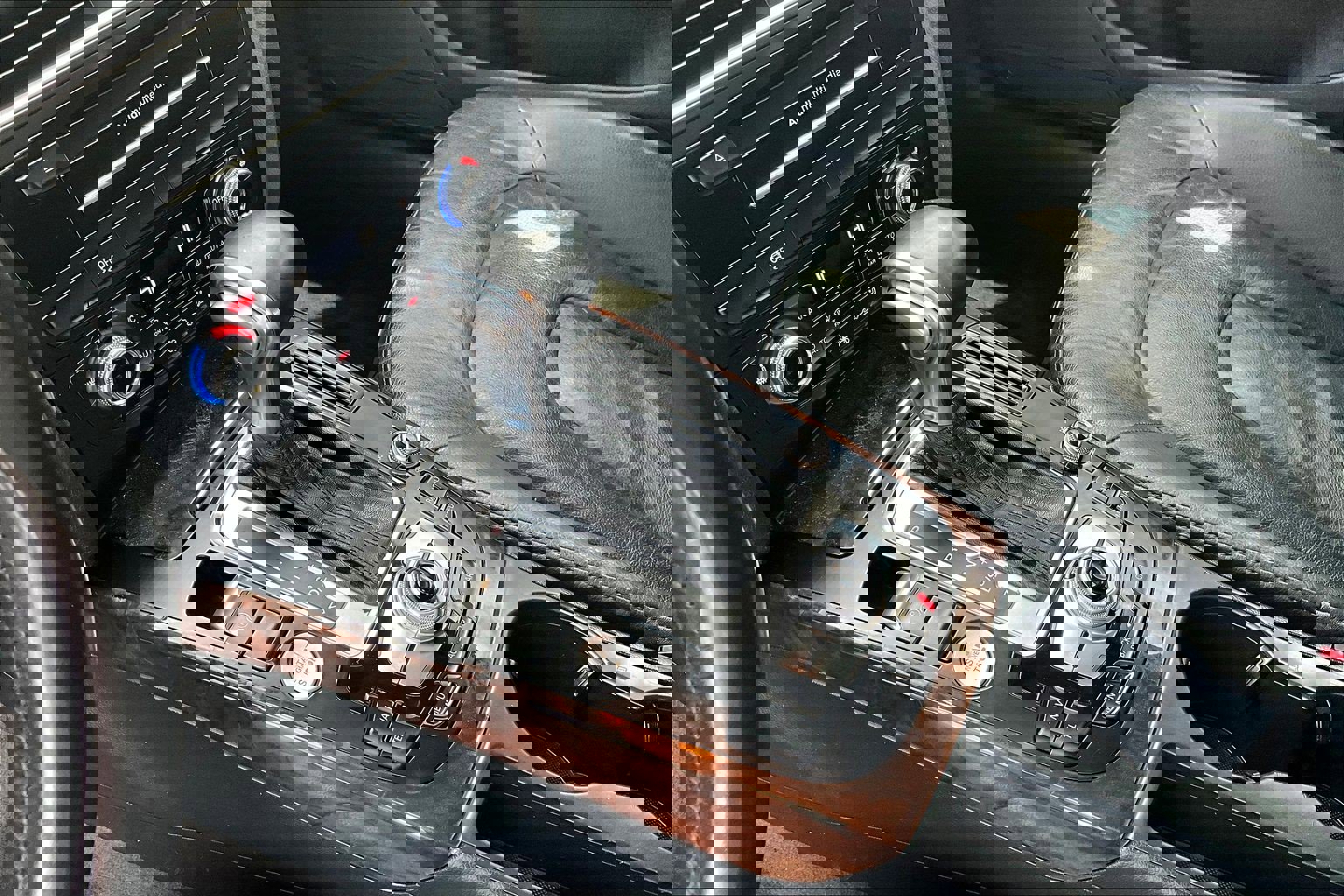 Used 2015 Audi A4 2.0T Premium Plus w/ Technology Package FWD image 13