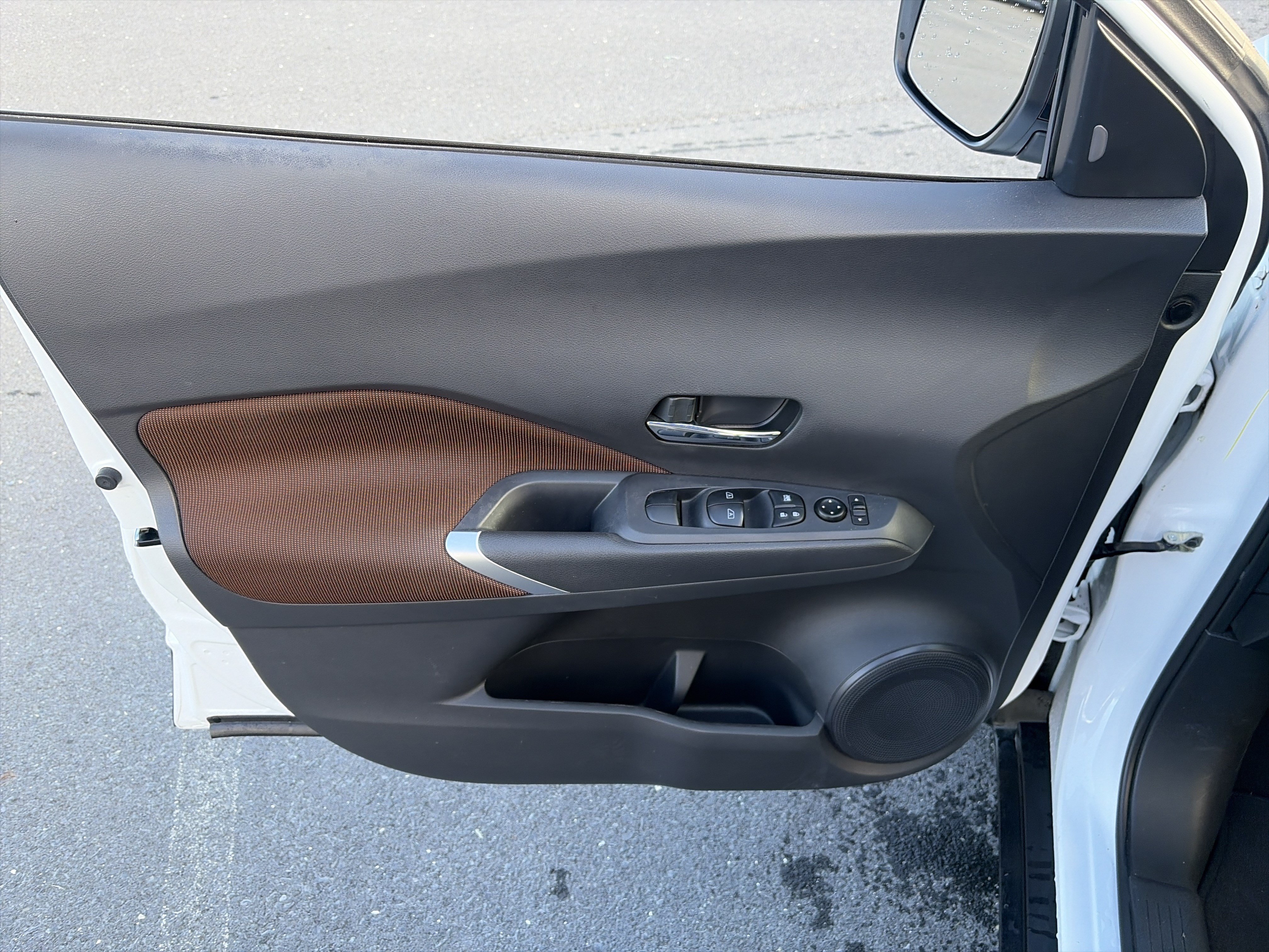Used 2023 Nissan Kicks SR FWD image 14