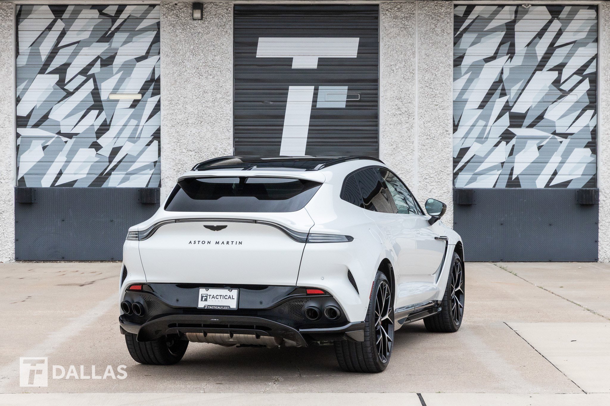 Used 2025 Aston Martin DBX 707 image 15