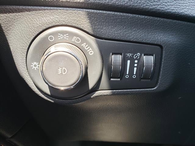 Used 2021 Jeep Compass Latitude w/ Convenience Group AWD/4WD image 24