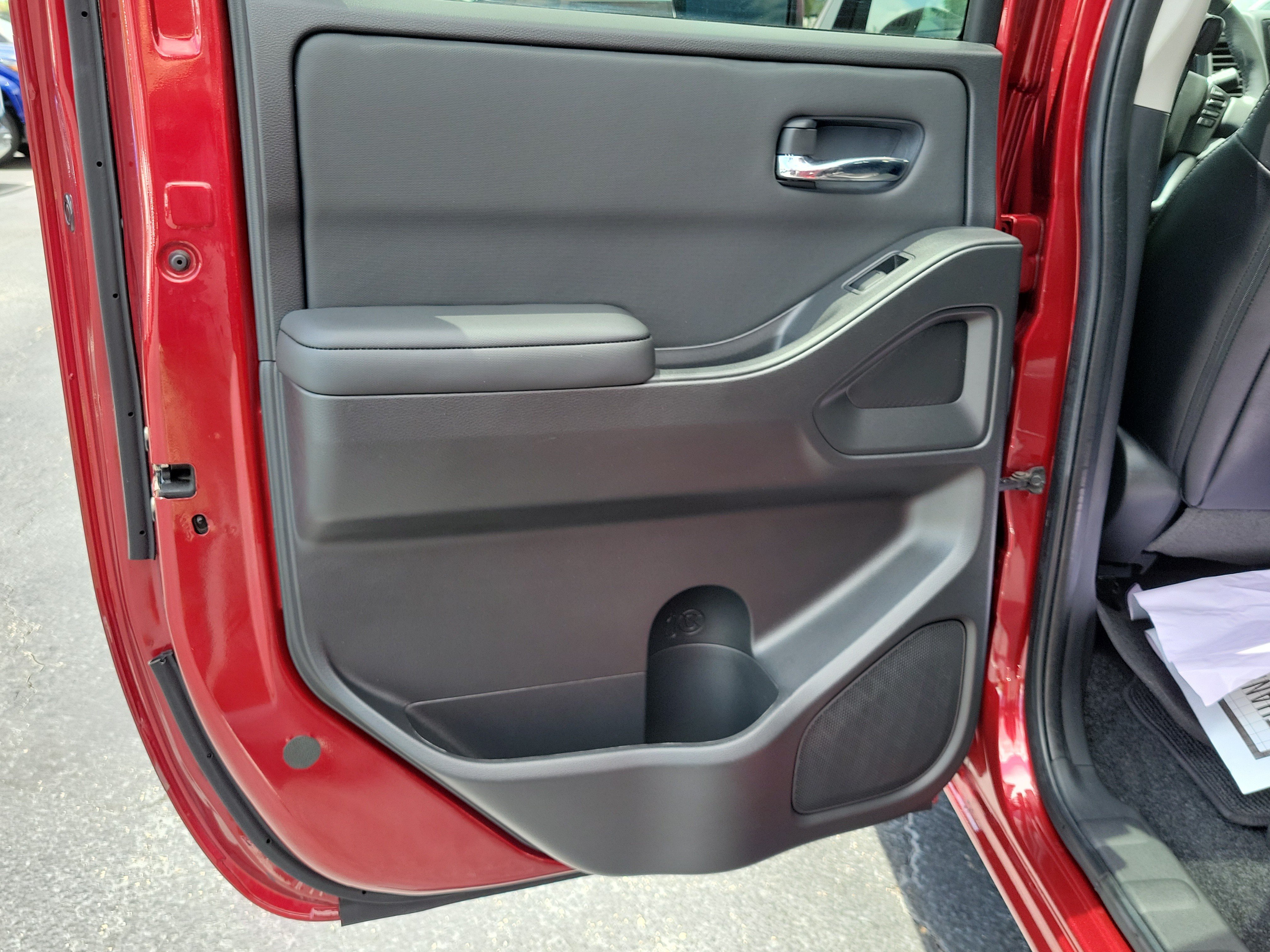 Used 2024 Nissan Frontier SL w/ Technology Package RWD image 12