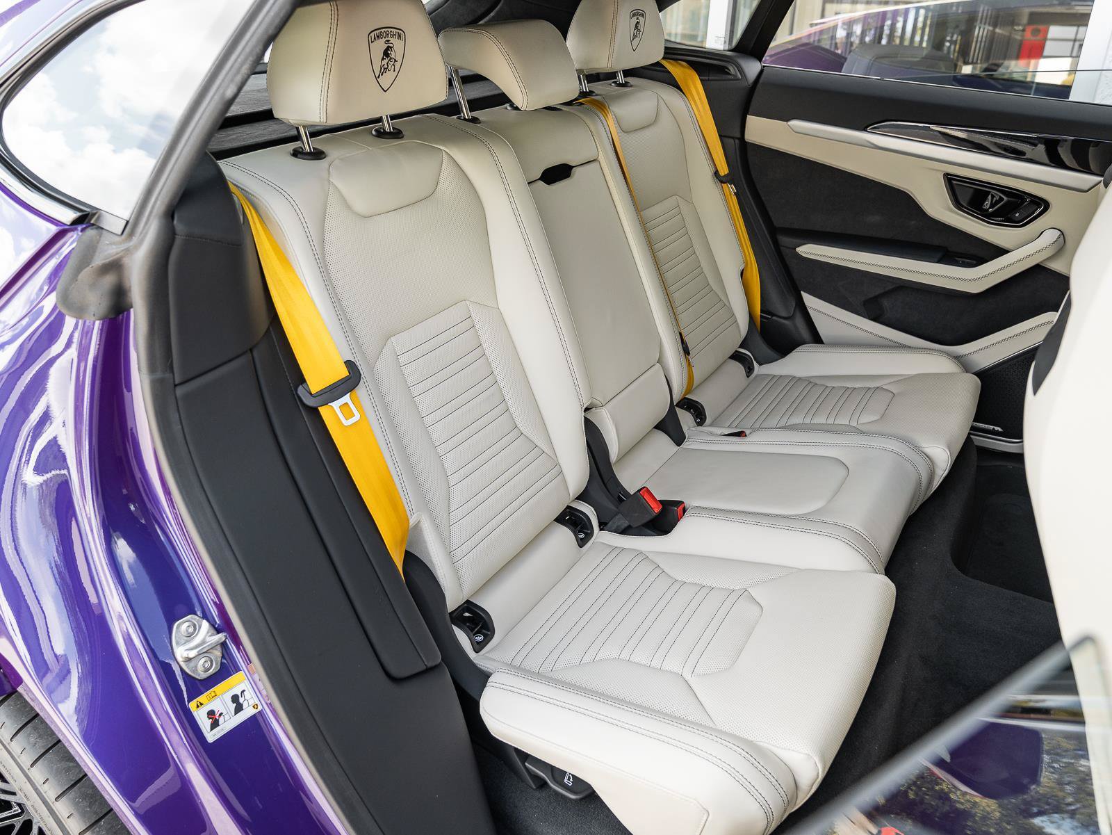 Used 2025 Lamborghini Urus SE AWD/4WD image 50