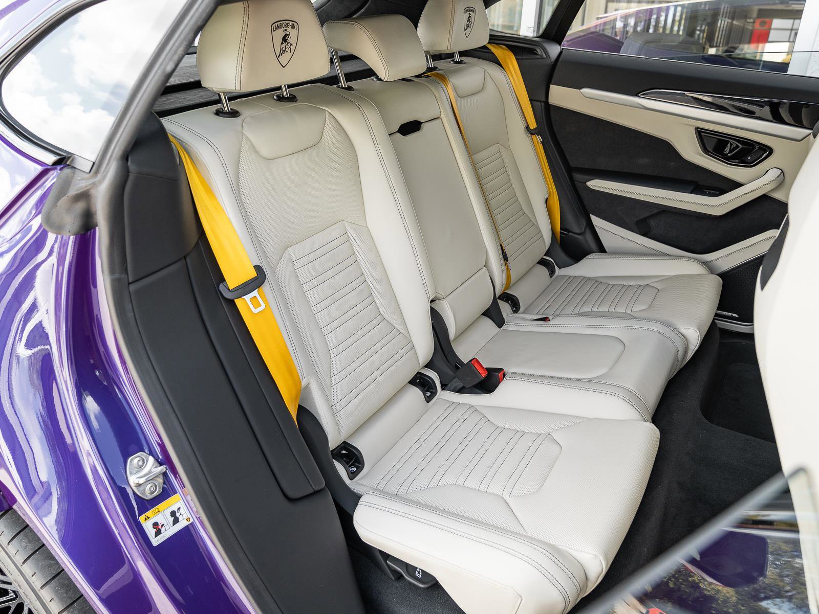 Used 2025 Lamborghini Urus SE image 50