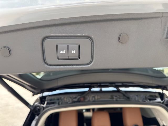 New 2026 Nissan Pathfinder Platinum AWD/4WD image 17