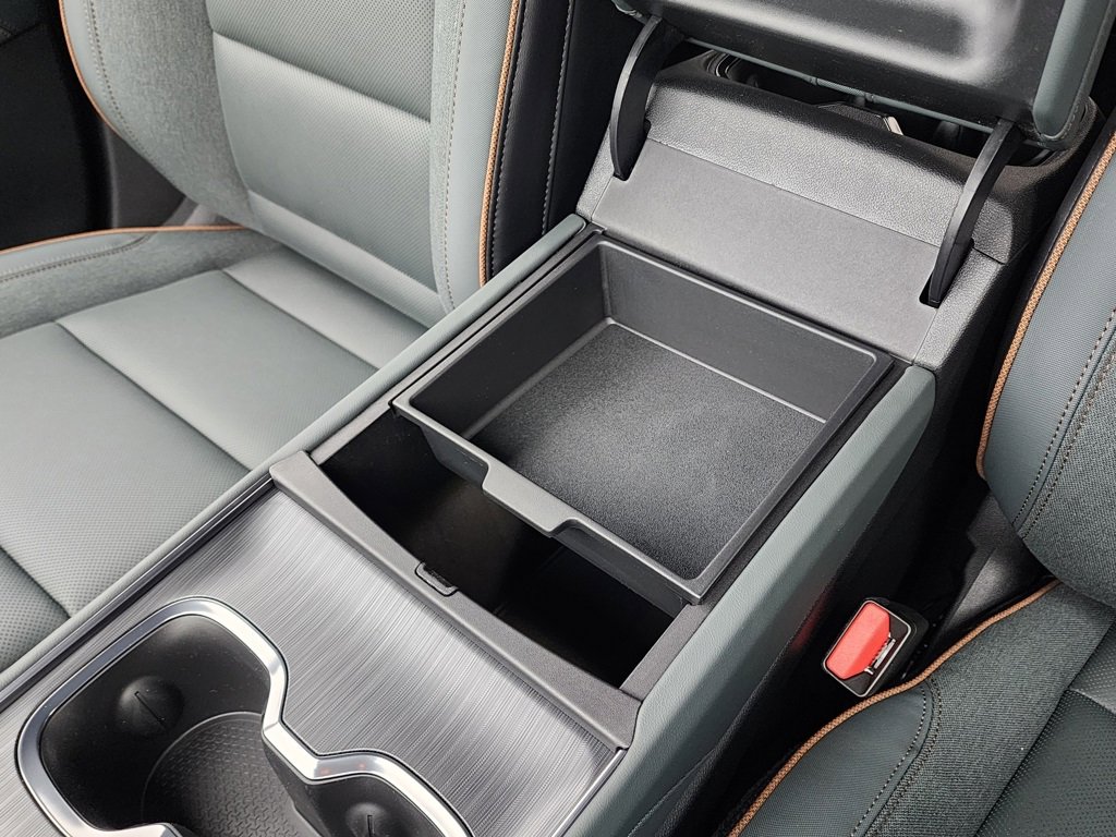 New 2026 GMC Acadia AT4 image 35