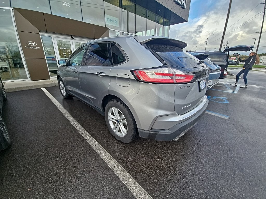 Used 2020 Ford Edge SEL w/ Convenience Package FWD image 4